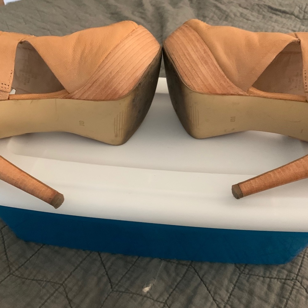 Guess Booties - Picture 3 of 5
